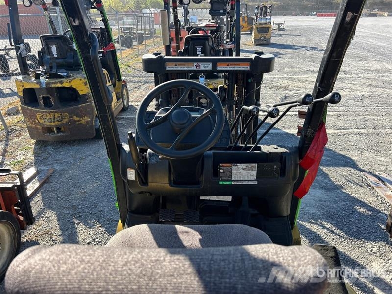Yale GC040LX 4000 lb Forklift フォークリフト - その他