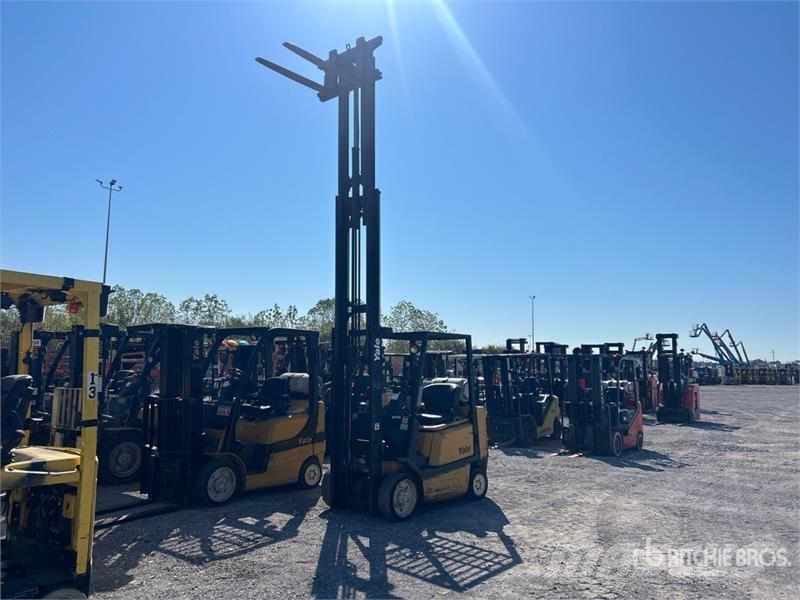 Yale GLC050RFNUAE082 5000 lb Cushion Tire Forklift شاحنات ذات رافعات شوكية - أخرى