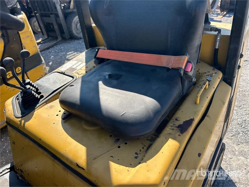 Yale GLC050RFNUAE082 5000 lb Cushion Tire Forklift شاحنات ذات رافعات شوكية - أخرى