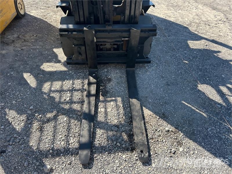 Yale GLC050RFNUAE082 5000 lb Cushion Tire Forklift شاحنات ذات رافعات شوكية - أخرى