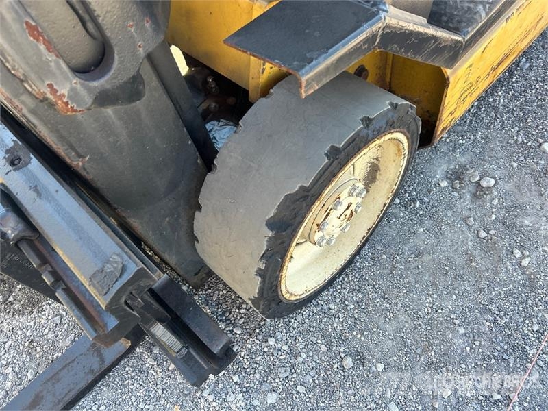 Yale GLC050RFNUAE082 5000 lb Cushion Tire Forklift شاحنات ذات رافعات شوكية - أخرى