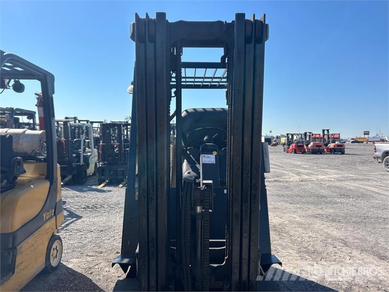 Yale GLC050RFNUAE082 5000 lb Cushion Tire Forklift شاحنات ذات رافعات شوكية - أخرى