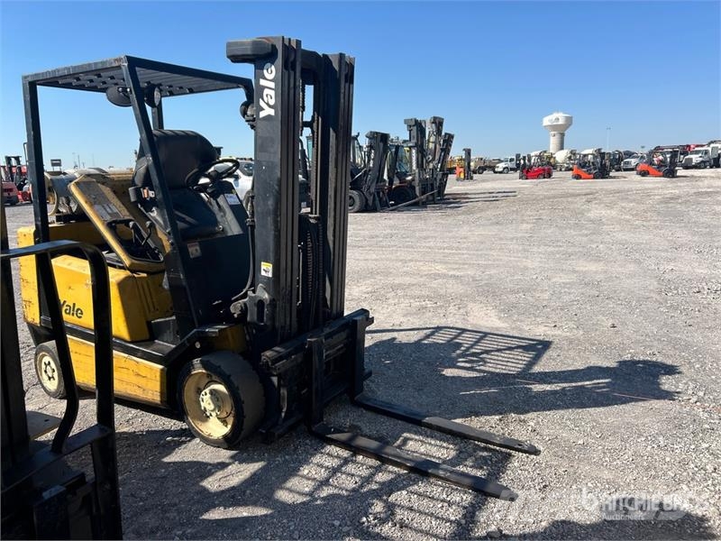 Yale GLC050RFNUAE082 5000 lb Cushion Tire Forklift شاحنات ذات رافعات شوكية - أخرى