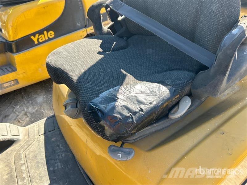 Yale GLC050VXNSUSE083 4800 lb Cushion Tire Forklift Інше