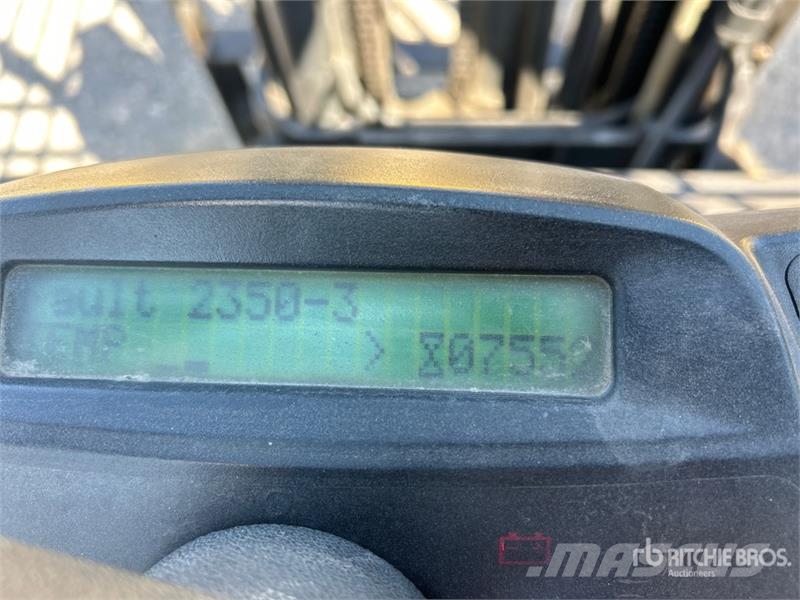 Yale GLC050VXNSUSE083 4800 lb Cushion Tire Forklift Інше