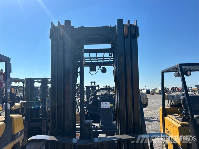 Yale GLC050VXNSUSE083 4800 lb Cushion Tire Forklift Інше
