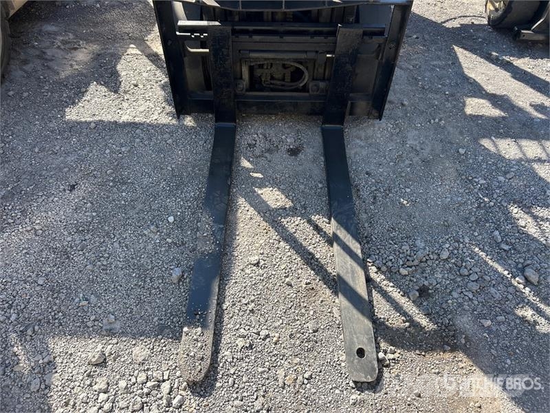 Yale GLC050VXNSUSE083 4800 lb Cushion Tire Forklift Інше