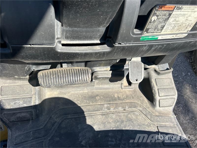 Yale GLC050VXNSUSE083 4800 lb Cushion Tire Forklift Інше