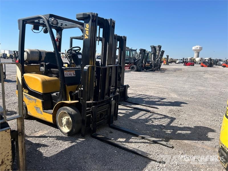 Yale GLC050VXNSUSE083 4800 lb Cushion Tire Forklift Інше