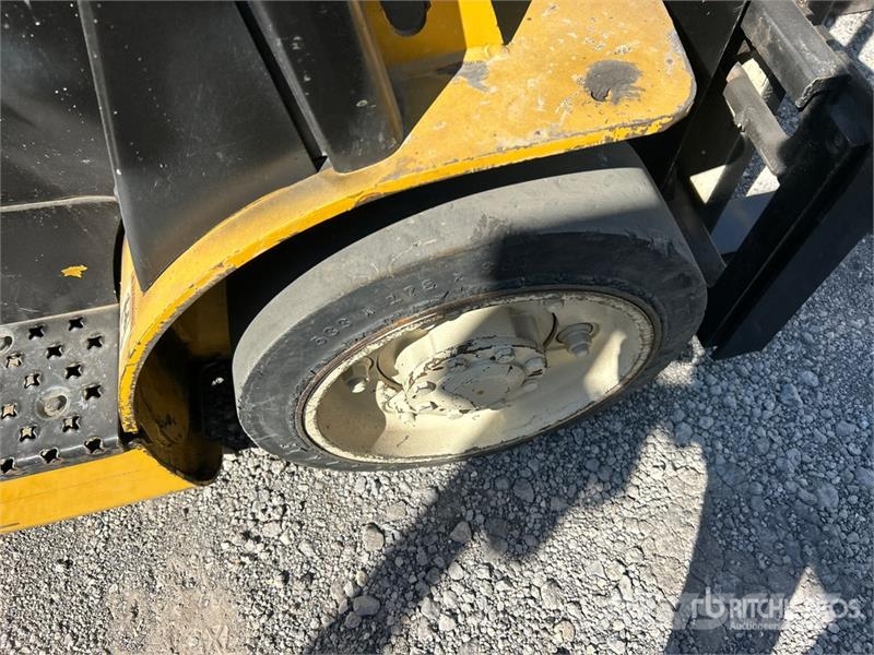 Yale GLC050VXNSUSE083 4800 lb Cushion Tire Forklift Інше