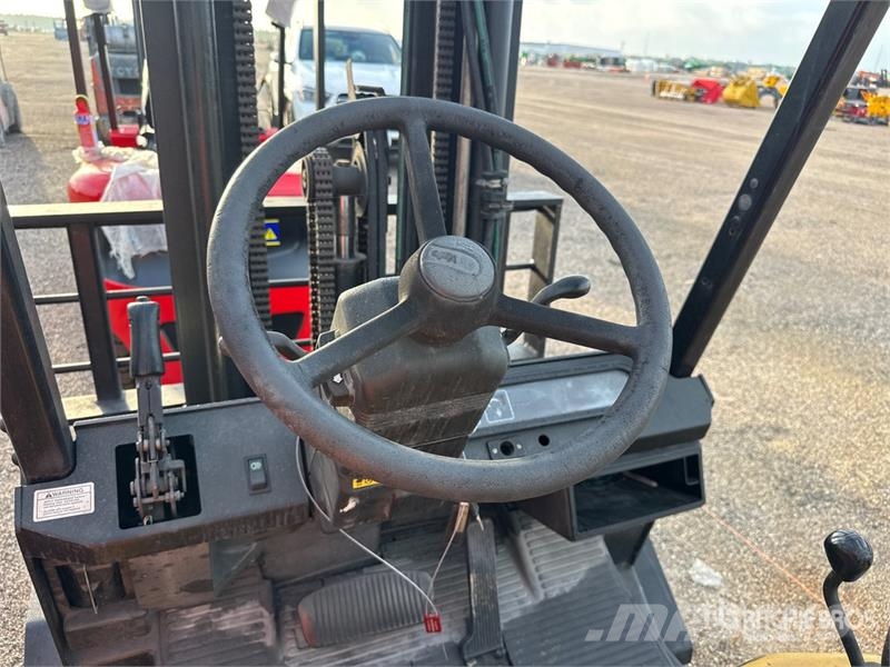 Yale GLC060TGNUAE094 6000 lb Cushion Tire Forklift Andere Gabelstapler