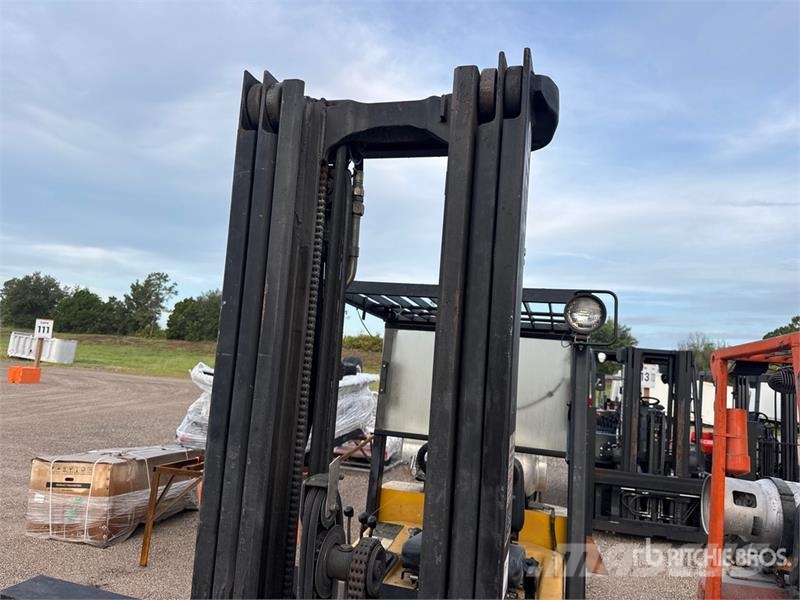 Yale GLC060TGNUAE094 6000 lb Cushion Tire Forklift Andere Gabelstapler