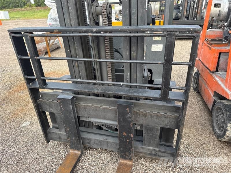 Yale GLC060TGNUAE094 6000 lb Cushion Tire Forklift Andere Gabelstapler