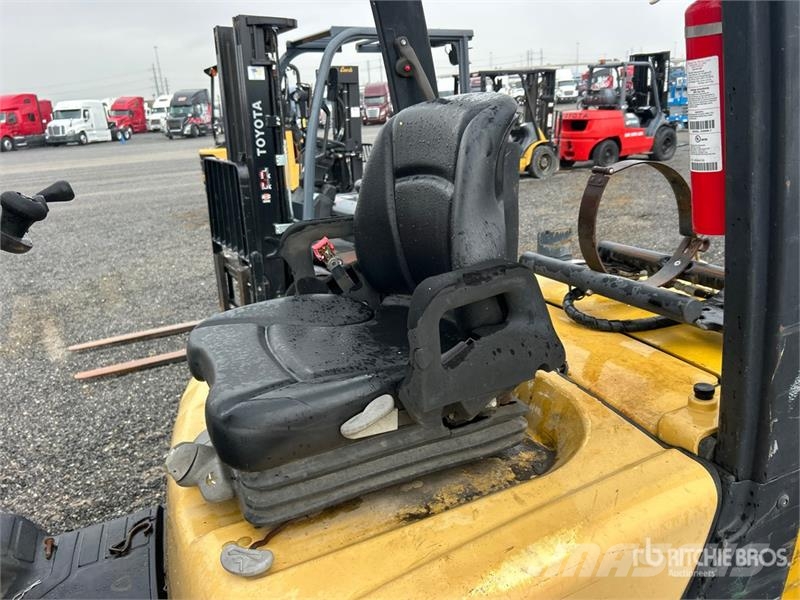 Yale GLP050VXNVSE086 4800 lb Pneumatic Tire Forklift 그 외 지게차