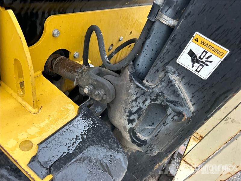 Yale GLP050VXNVSE086 4800 lb Pneumatic Tire Forklift 그 외 지게차