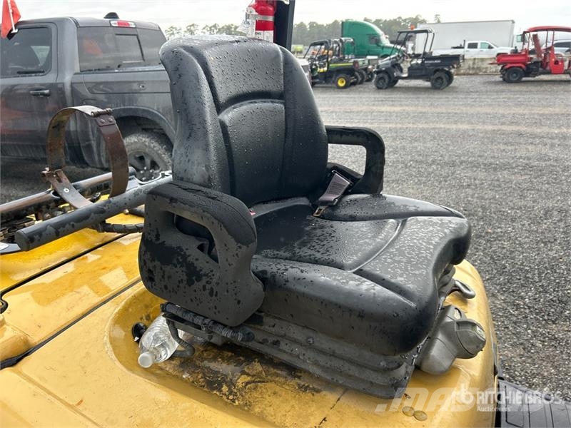 Yale GLP050VXNVSE086 4800 lb Pneumatic Tire Forklift 그 외 지게차