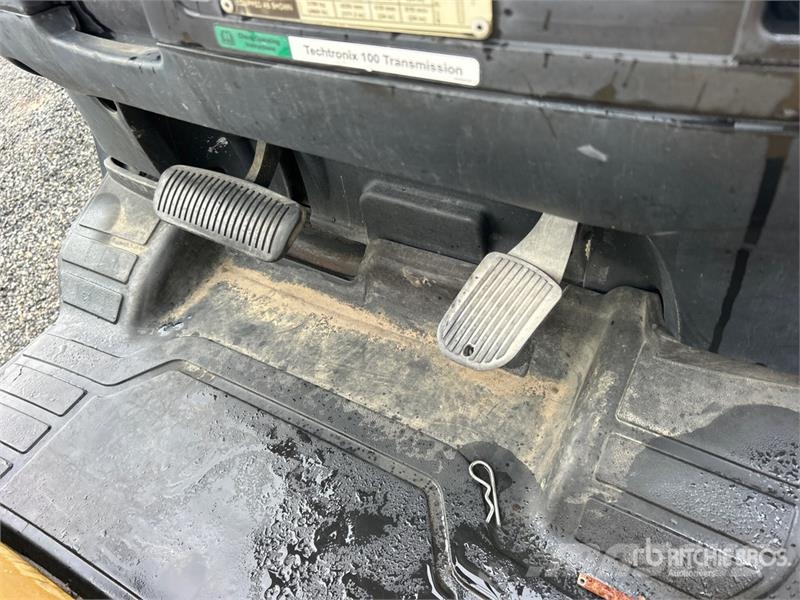 Yale GLP050VXNVSE086 4800 lb Pneumatic Tire Forklift 그 외 지게차