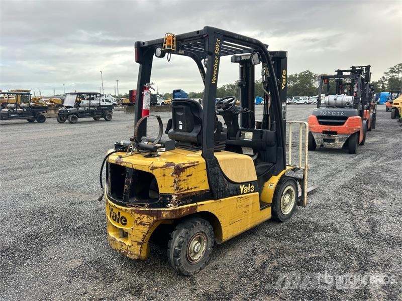 Yale GLP050VXNVSE086 4800 lb Pneumatic Tire Forklift 그 외 지게차