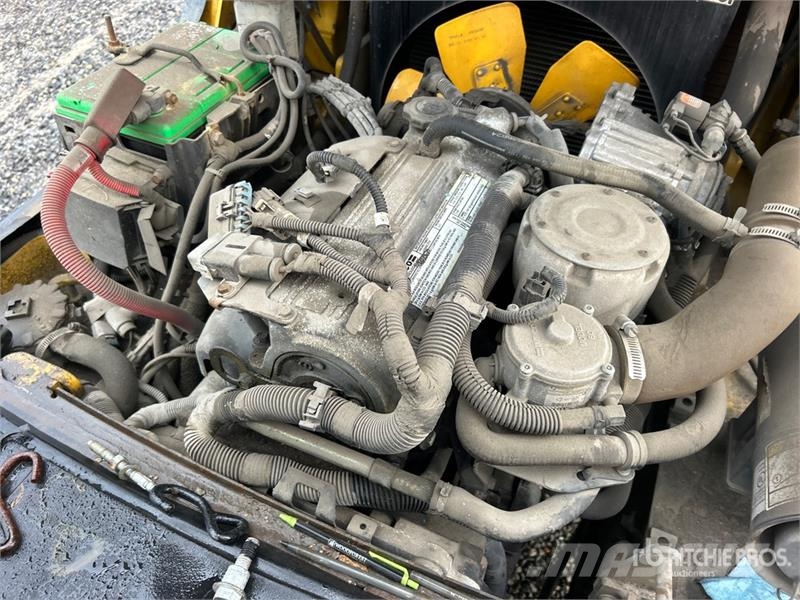 Yale GLP050VXNVSE086 4800 lb Pneumatic Tire Forklift 그 외 지게차