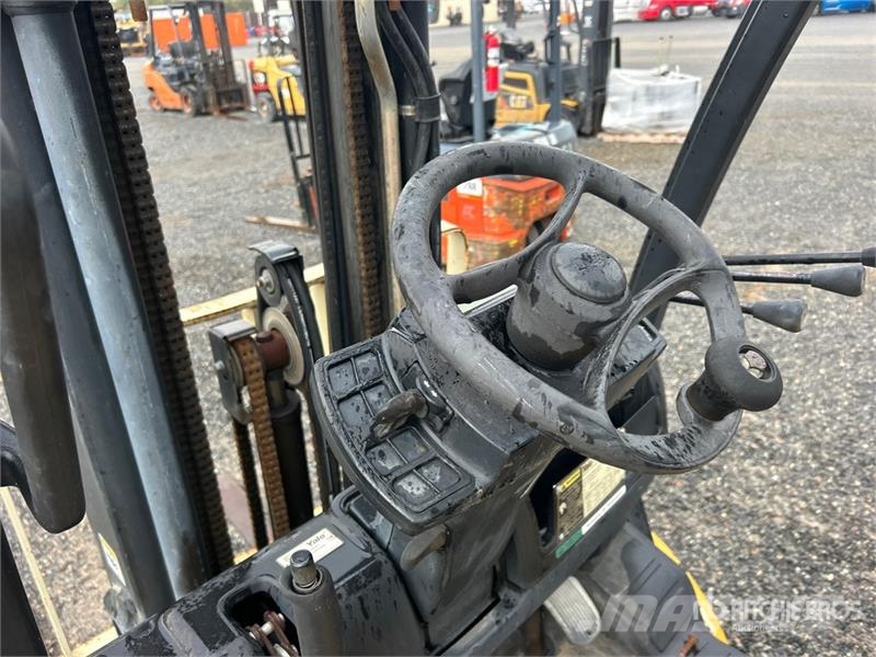 Yale GLP050VXNVSE086 4800 lb Pneumatic Tire Forklift 그 외 지게차