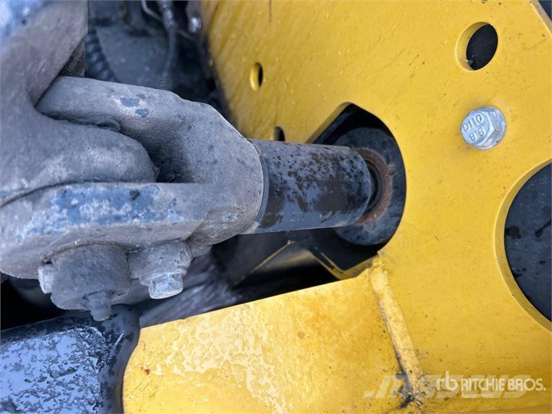 Yale GLP050VXNVSE086 4800 lb Pneumatic Tire Forklift 그 외 지게차