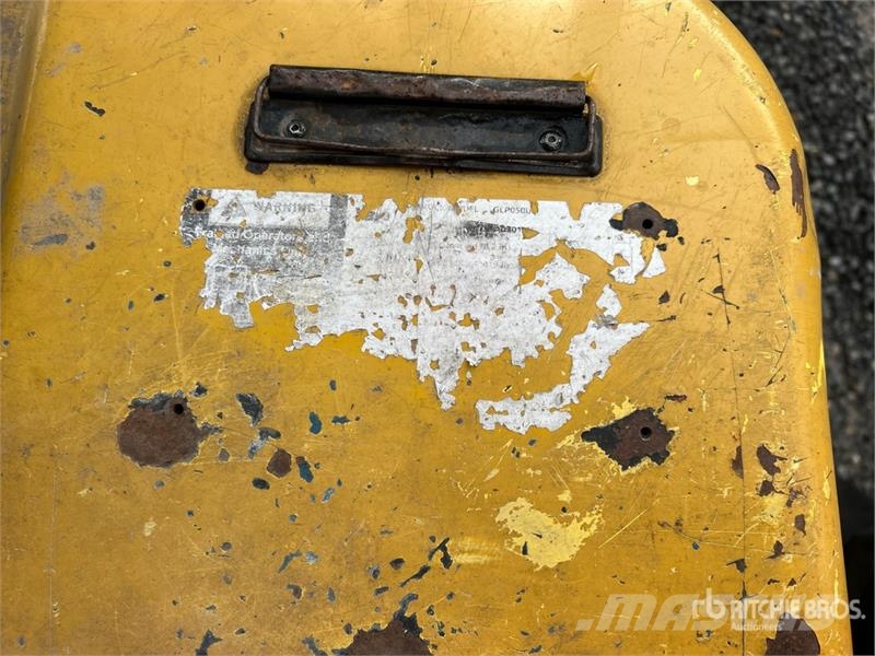 Yale GLP05QUX Pneumatic Tire Forklift Другие складские механизмы