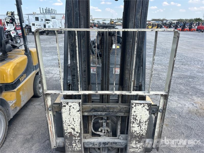 Yale GLP060MXNEA087 5700 lb Pneumatic Tire Forklift Viličari - ostalo