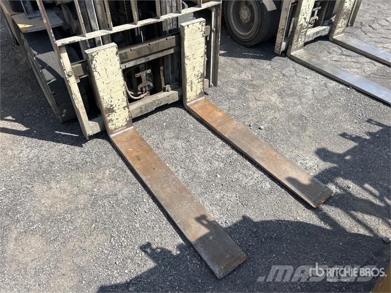 Yale GLP060MXNEA087 5700 lb Pneumatic Tire Forklift Viličari - ostalo