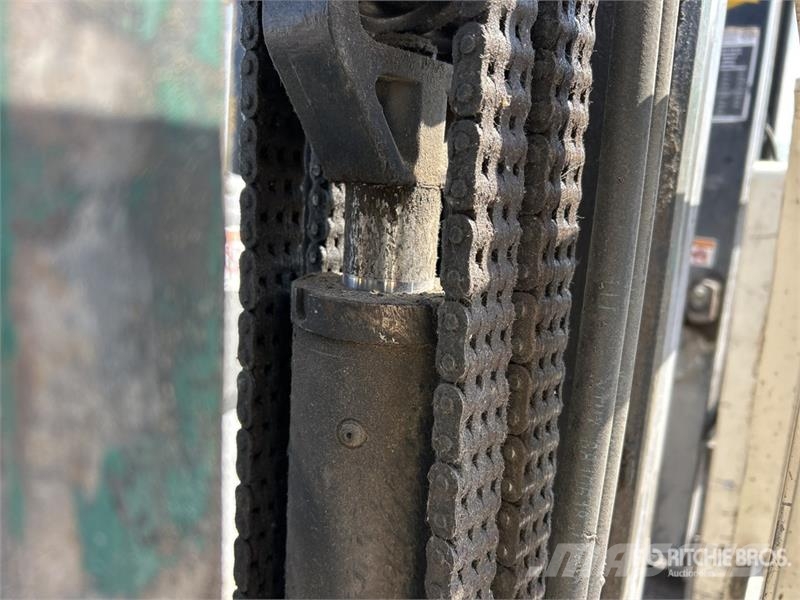 Yale GLP060MXNEA087 5700 lb Pneumatic Tire Forklift Viličari - ostalo