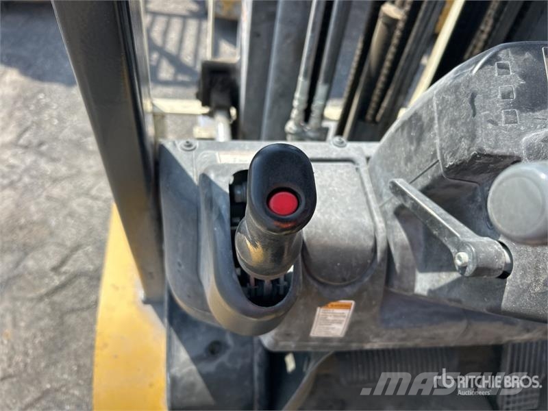 Yale GLP060MXNEA087 5700 lb Pneumatic Tire Forklift Viličari - ostalo