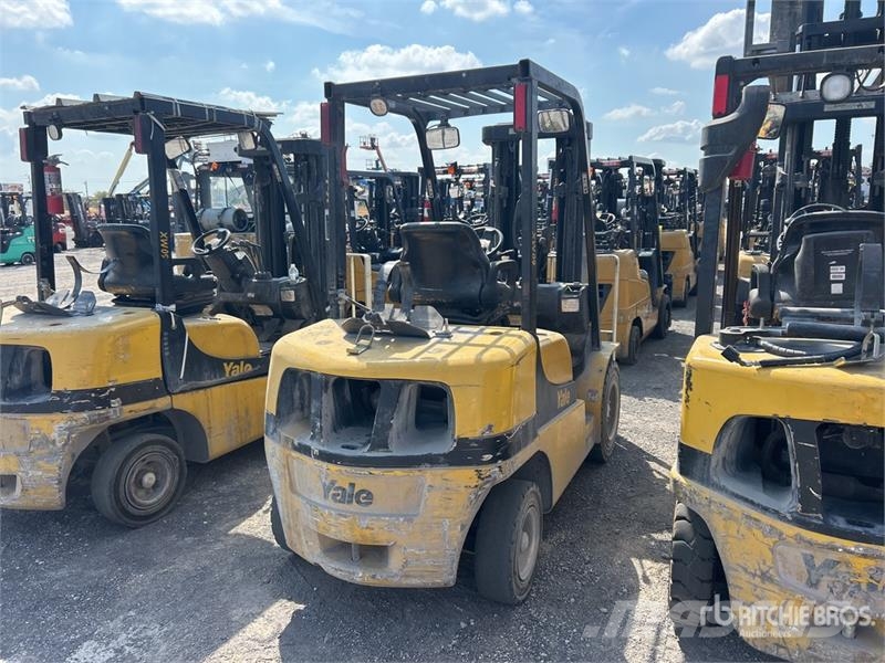 Yale GLP060MXNEA087 5700 lb Pneumatic Tire Forklift Viličari - ostalo