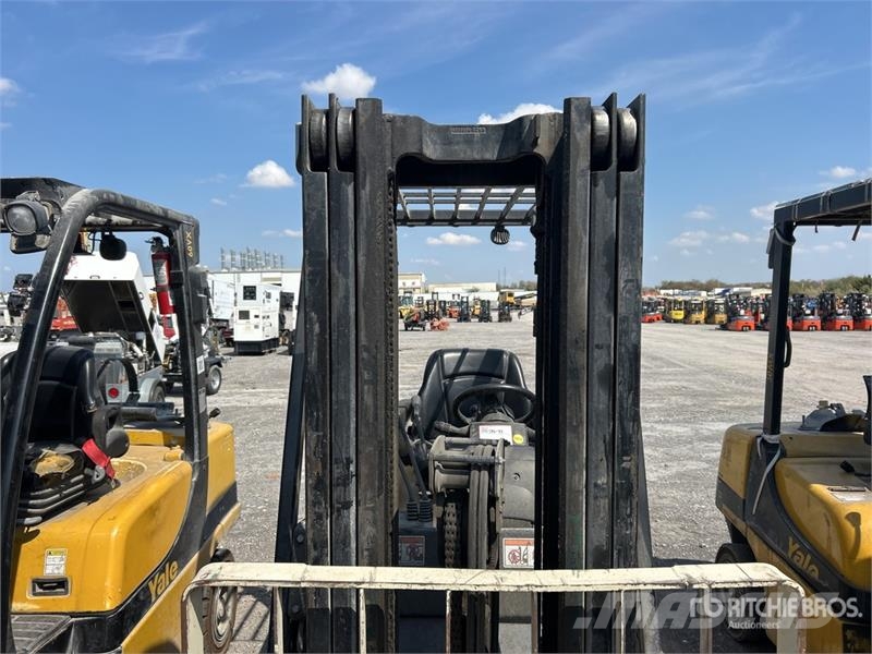 Yale GLP060MXNEA087 5700 lb Pneumatic Tire Forklift Viličari - ostalo