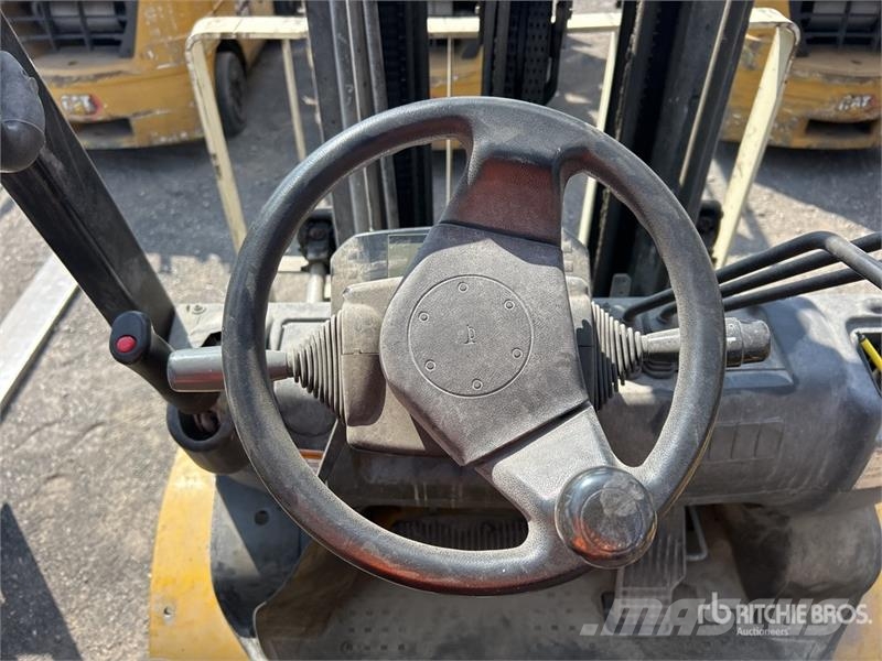 Yale GLP060MXNEA087 5700 lb Pneumatic Tire Forklift Viličari - ostalo