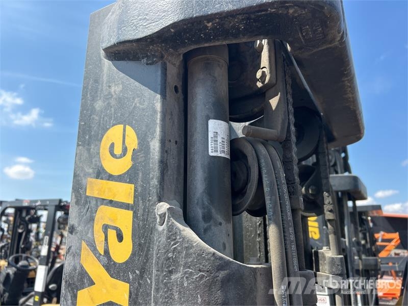 Yale GLP060MXNEA087 5700 lb Pneumatic Tire Forklift Viličari - ostalo