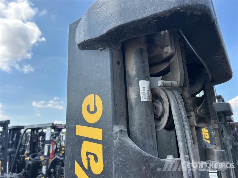 Yale GLP060MXNEA087 5700 lb Pneumatic Tire Forklift Viličari - ostalo