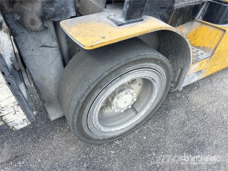 Yale GLP060MXNEA087 5700 lb Pneumatic Tire Forklift Viličari - ostalo