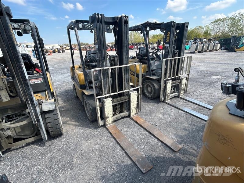 Yale GLP060MXNEA087 5700 lb Pneumatic Tire Forklift Viličari - ostalo