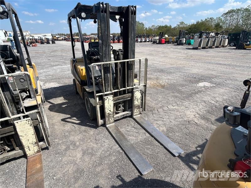 Yale GLP060MXNEA087 5700 lb Pneumatic Tire Forklift Viličari - ostalo