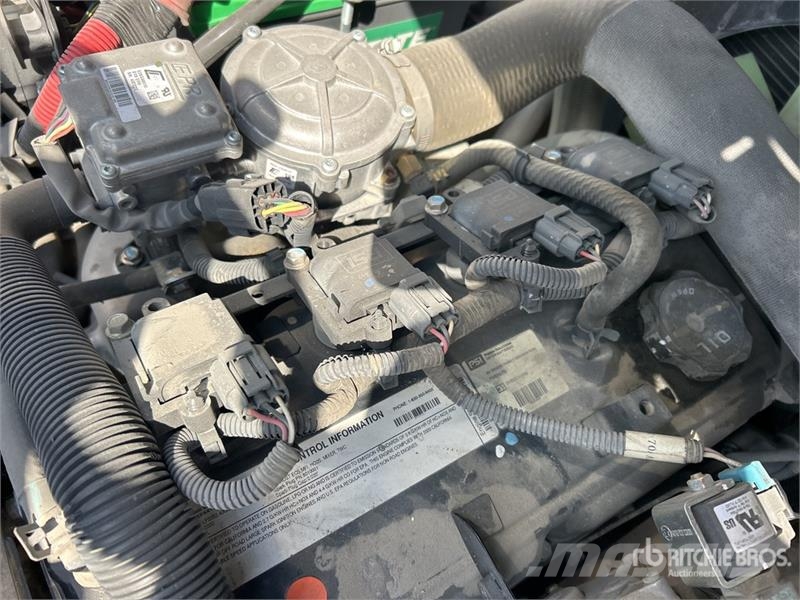Yale GLP060MXNEA087 5700 lb Pneumatic Tire Forklift Viličari - ostalo