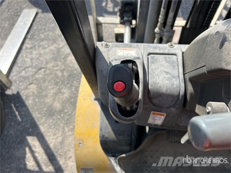 Yale GLP060MXNEA087 5700 lb Pneumatic Tire Forklift Viličari - ostalo