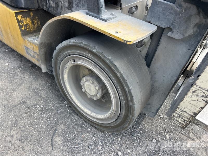 Yale GLP060MXNEA087 5700 lb Pneumatic Tire Forklift Viličari - ostalo