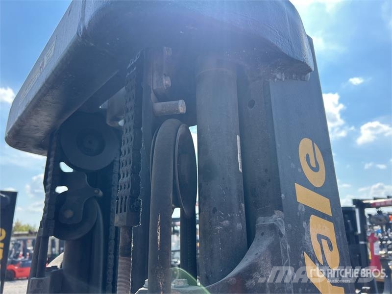 Yale GLP060MXNEA087 5700 lb Pneumatic Tire Forklift Viličari - ostalo