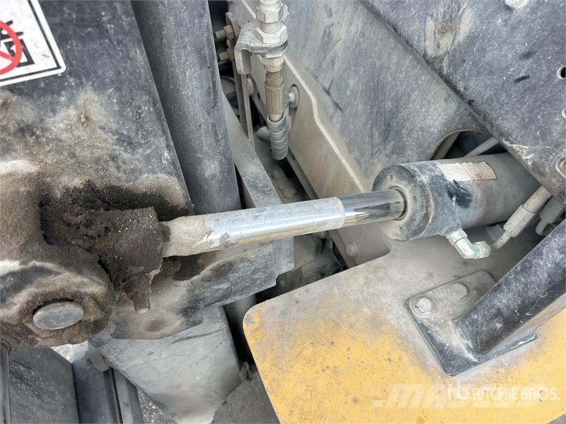 Yale GLP060MXNEA087 5700 lb Pneumatic Tire Forklift Viličari - ostalo