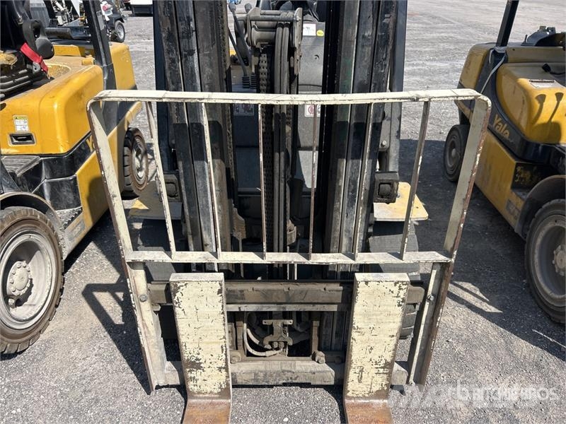 Yale GLP060MXNEA087 5700 lb Pneumatic Tire Forklift Viličari - ostalo
