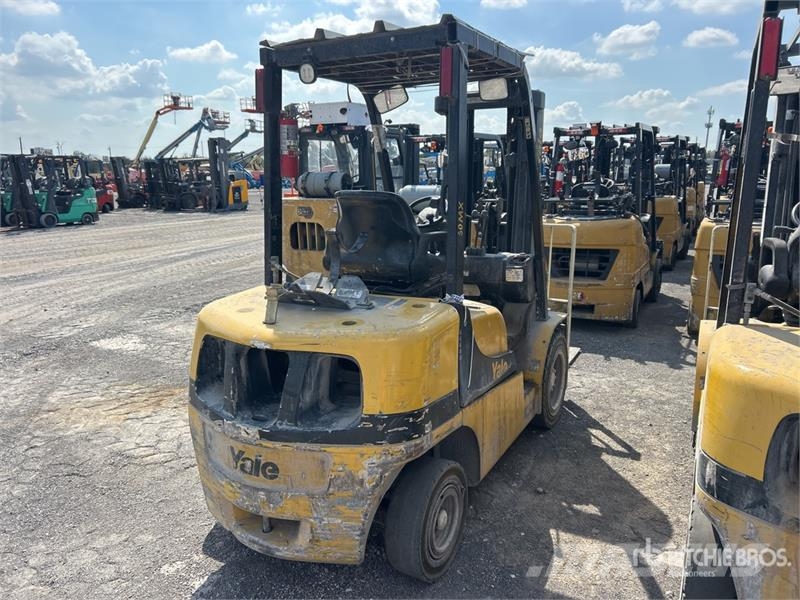 Yale GLP060MXNEA087 5700 lb Pneumatic Tire Forklift Viličari - ostalo