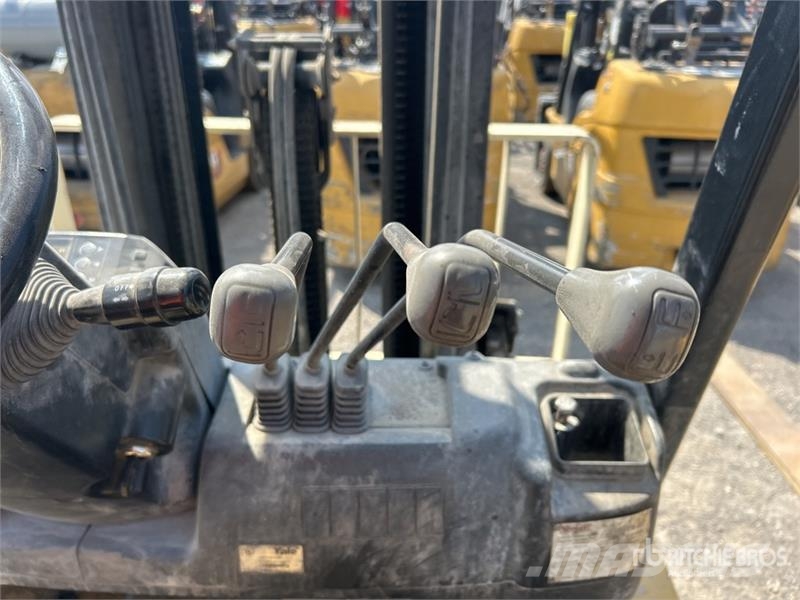 Yale GLP060MXNEA087 5700 lb Pneumatic Tire Forklift Viličari - ostalo
