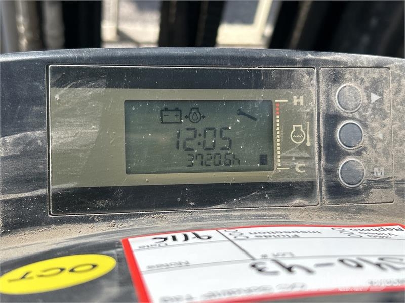 Yale GLP060MXNEA087 5700 lb Pneumatic Tire Forklift Viličari - ostalo