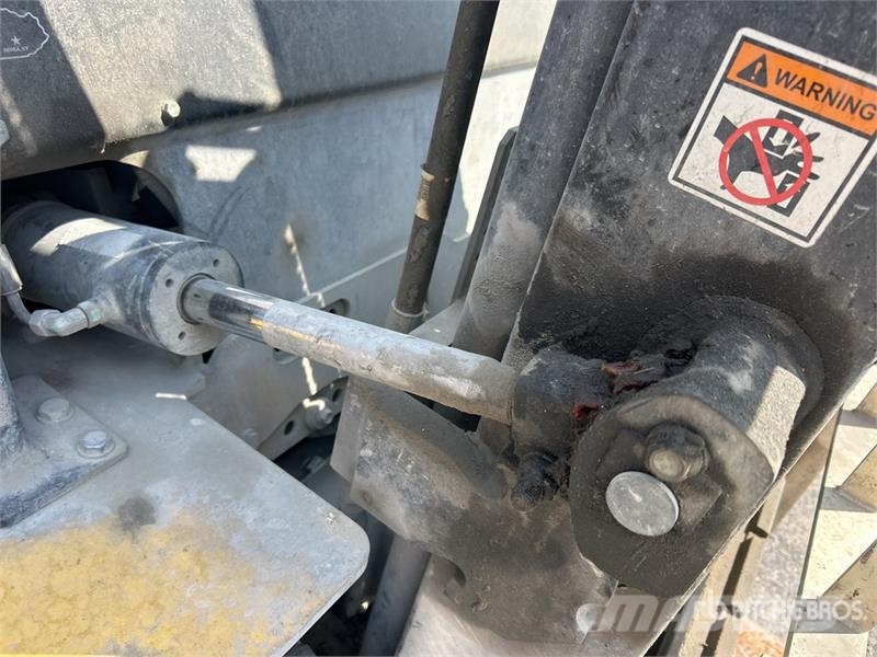 Yale GLP060MXNEA087 5700 lb Pneumatic Tire Forklift Viličari - ostalo