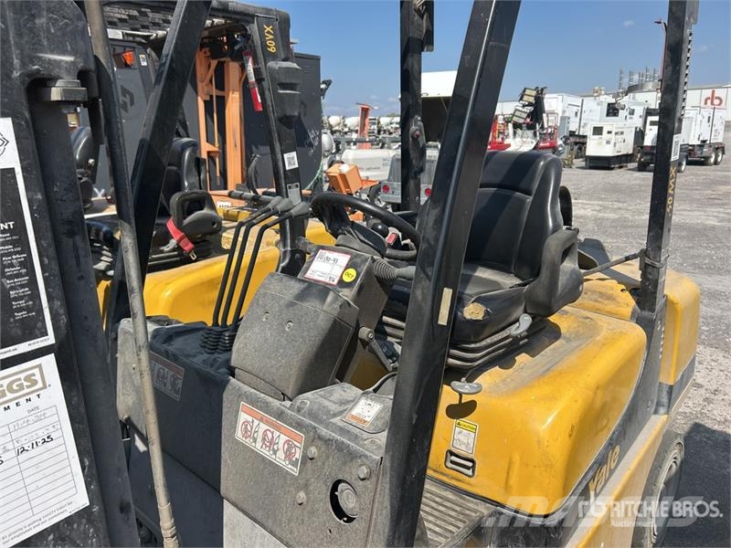 Yale GLP060MXNEA087 5700 lb Pneumatic Tire Forklift Viličari - ostalo