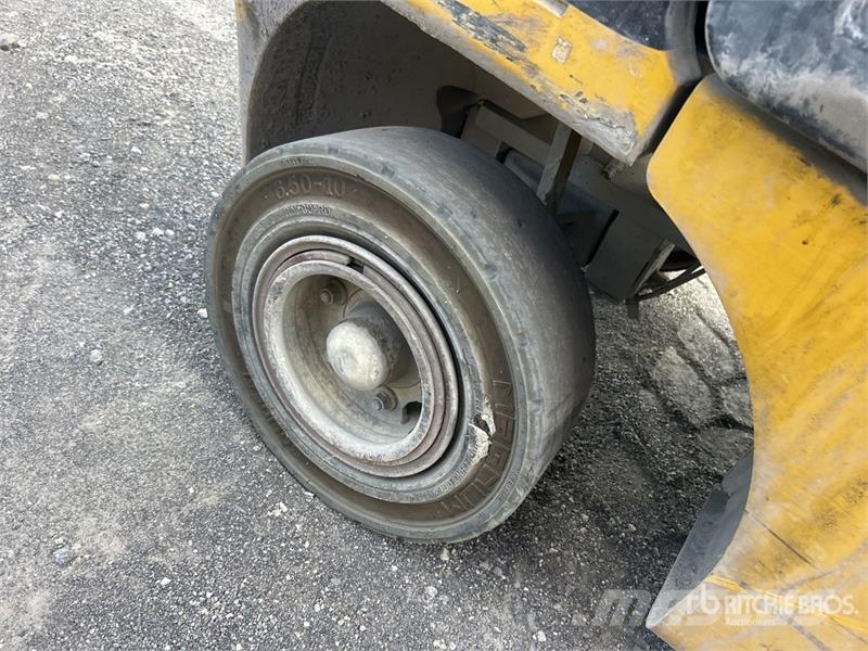 Yale GLP060MXNEA087 5700 lb Pneumatic Tire Forklift Viličari - ostalo